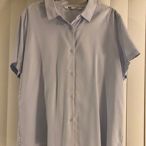 Uniqlo short sleeve button down top